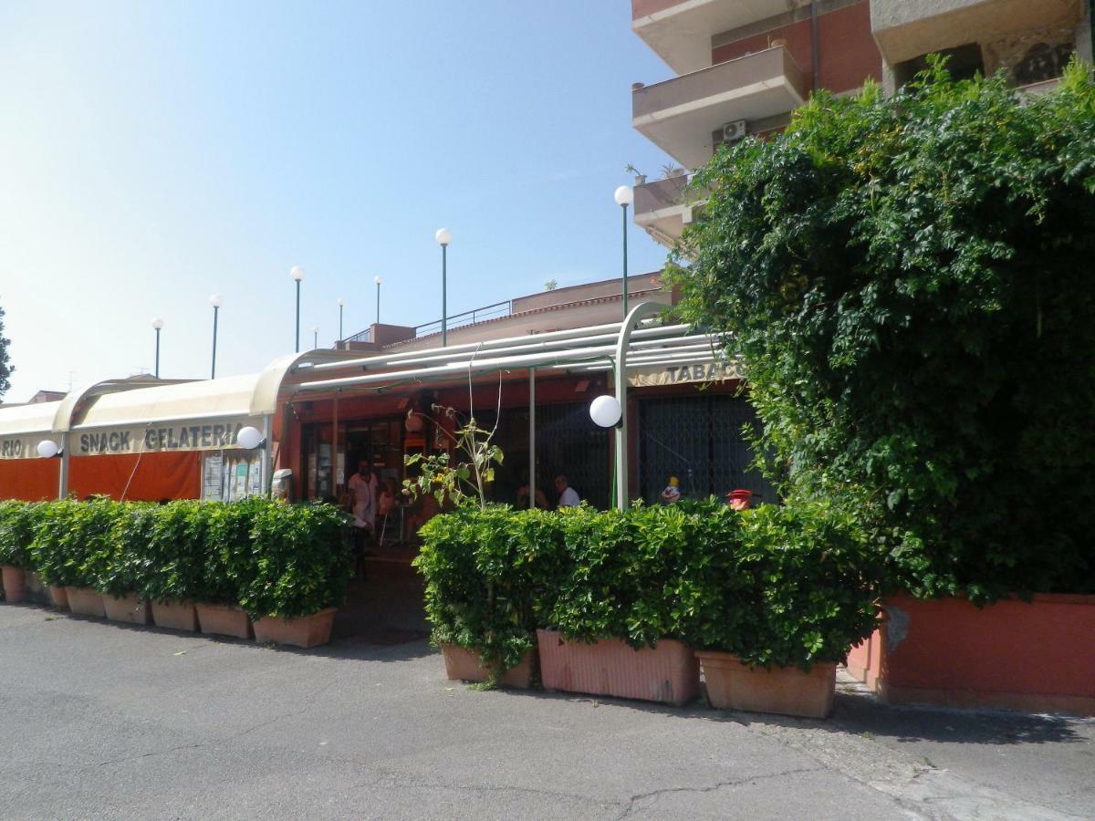 pietre nere Aparthotel Giardini Naxos Esterno foto