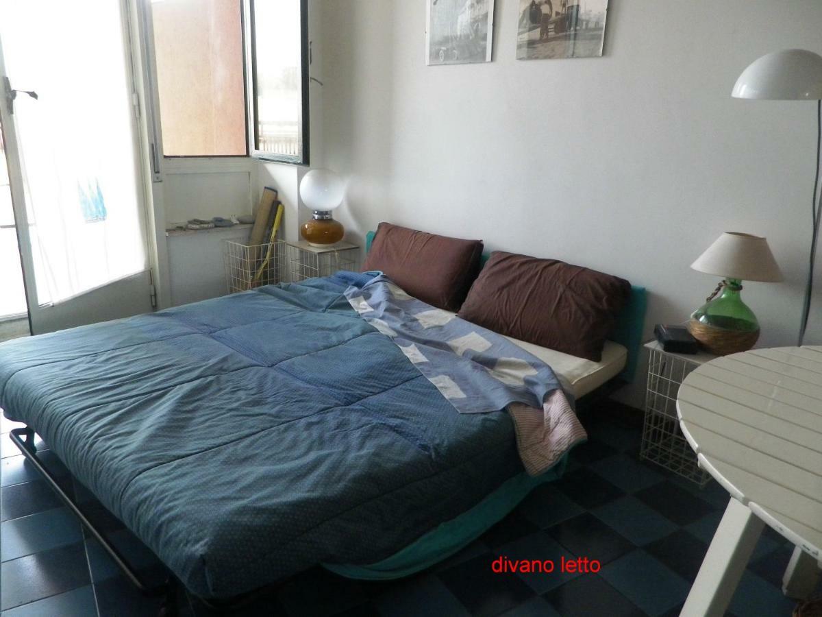 pietre nere Aparthotel Giardini Naxos Esterno foto