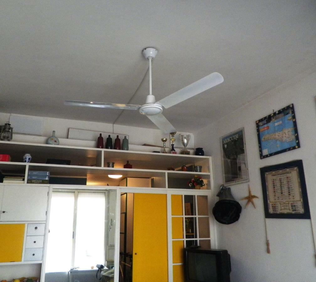 pietre nere Aparthotel Giardini Naxos Esterno foto