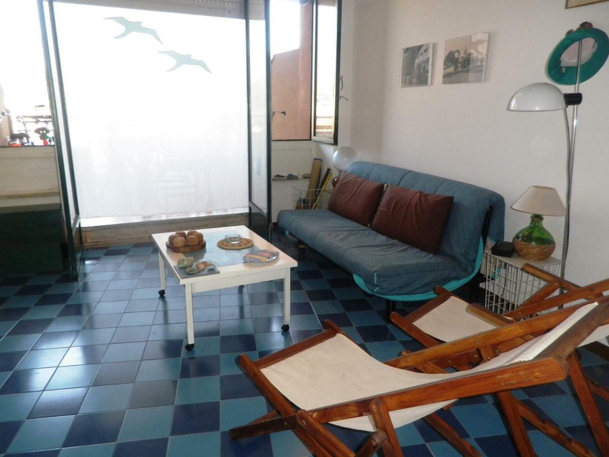 pietre nere Aparthotel Giardini Naxos Esterno foto