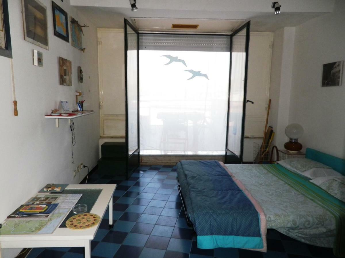 pietre nere Aparthotel Giardini Naxos Esterno foto